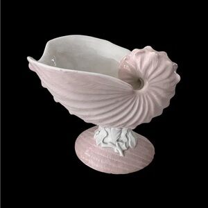 VINTAGE ITALIAN MAJOLICA SEA SHELL PINK & WHITE VASE 7 1/2" X 7" X 4 3/4" ITALY